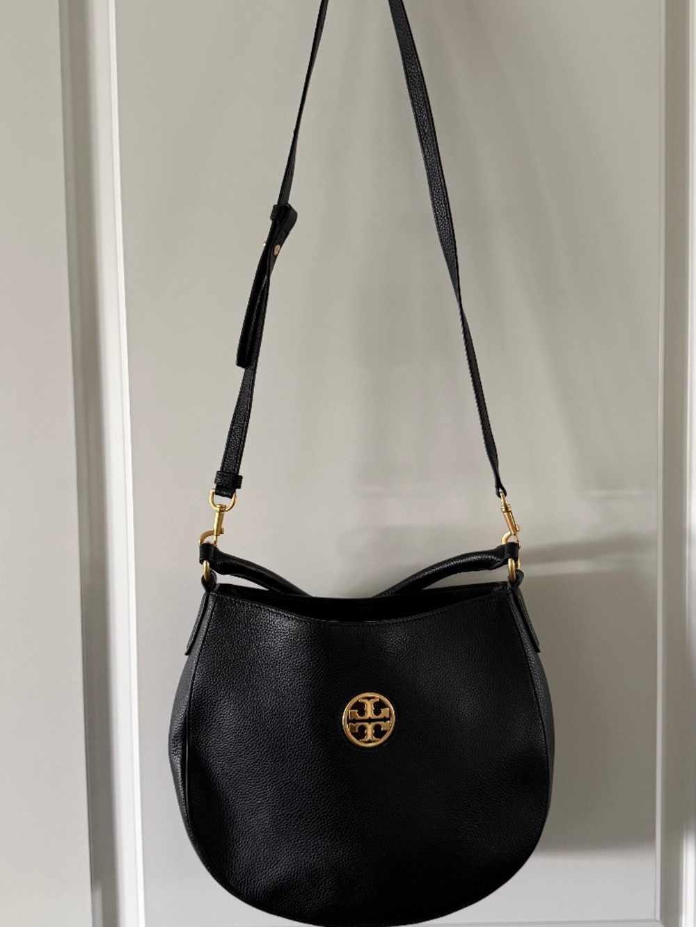 Tory Burch Carson Hobo Convertible Cross Bag in Leather with Gold Hardware